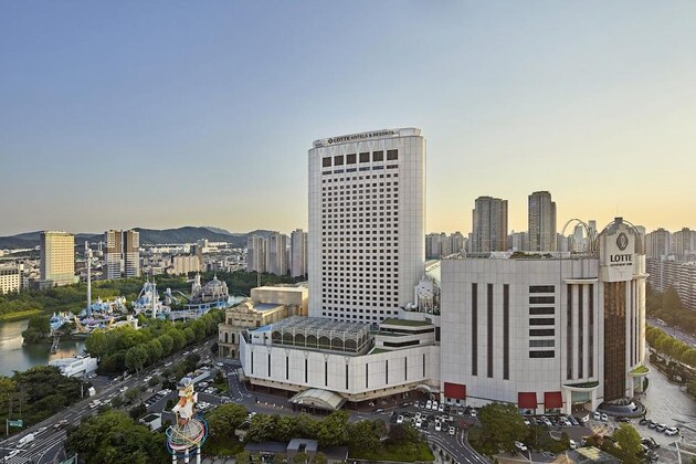 Gallery - Lotte Hotel World