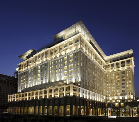 Gallery - The Ritz-Carlton Executive Residences