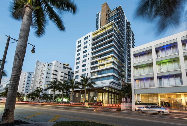 Gallery - Dharma Home Suites Miami At Monte Carlo