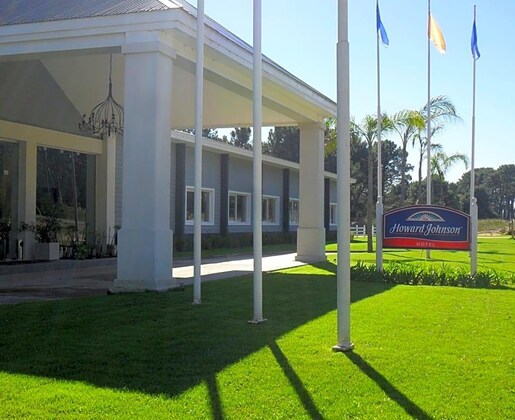 Gallery - Howard Johnson Hotel & Convention Center Madariaga - Carilo