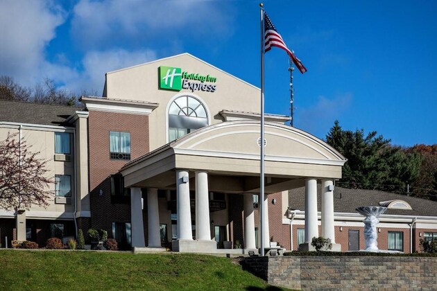 Gallery - Holiday Inn Express Meadville (I-79 Exit 147A)