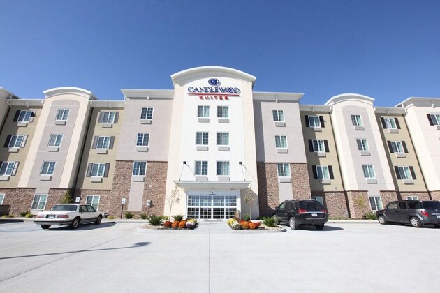 Gallery - Candlewood Suites St Joseph, an IHG Hotel
